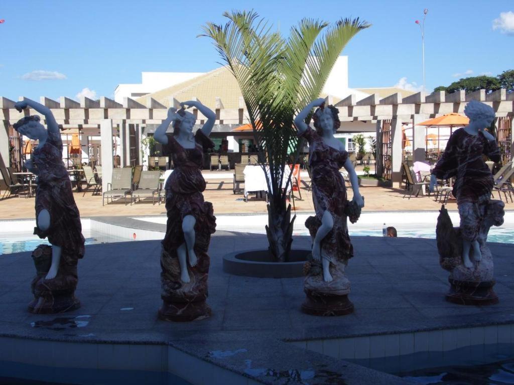 Lacqua diroma com fogão, geladeira, micro-ondas, Park aquático 24h, acomoda até 5 pessoas Caldas Novas Esterno foto