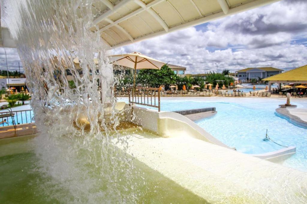 Lacqua diroma com fogão, geladeira, micro-ondas, Park aquático 24h, acomoda até 5 pessoas Caldas Novas Esterno foto