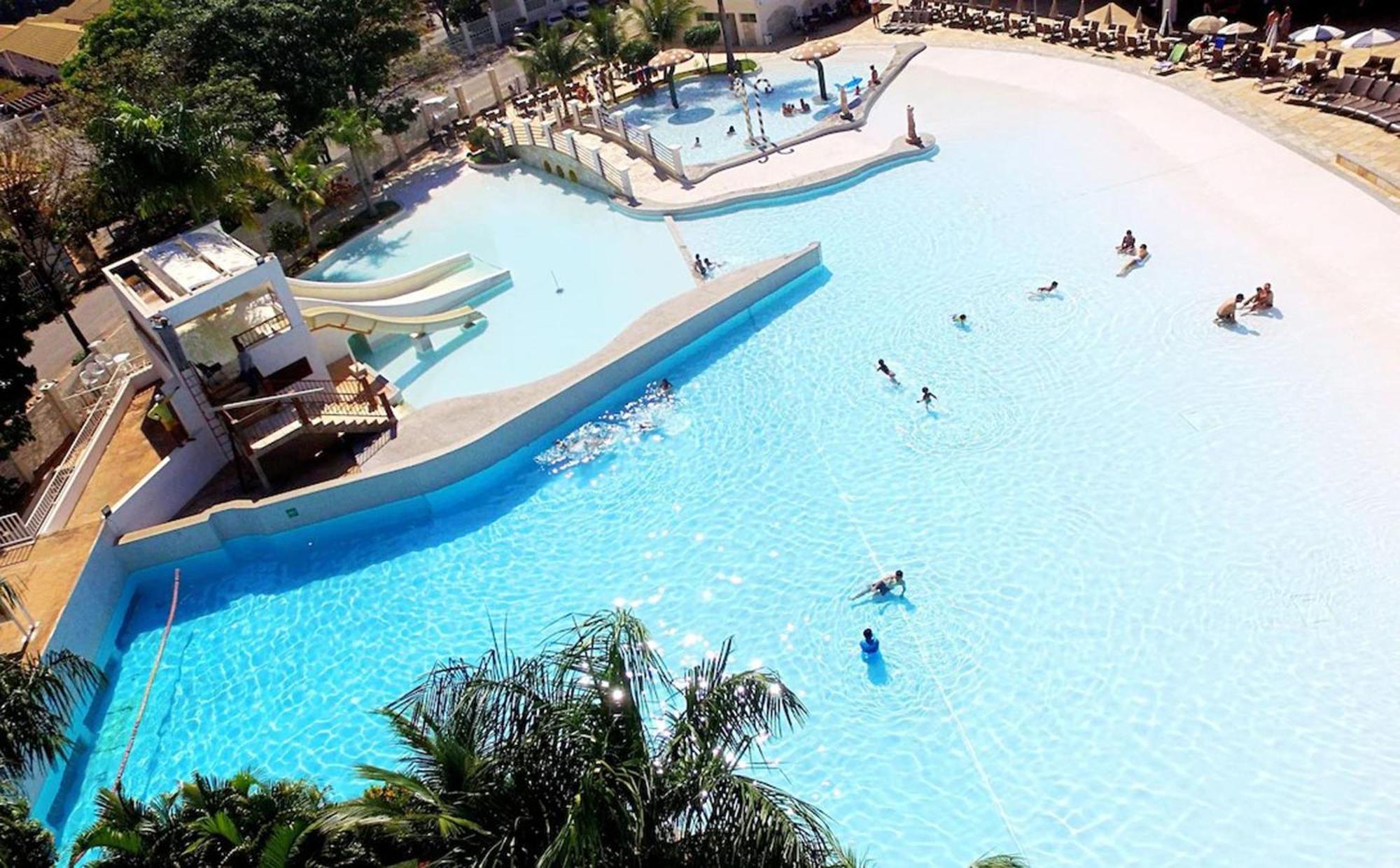 Lacqua diroma com fogão, geladeira, micro-ondas, Park aquático 24h, acomoda até 5 pessoas Caldas Novas Esterno foto