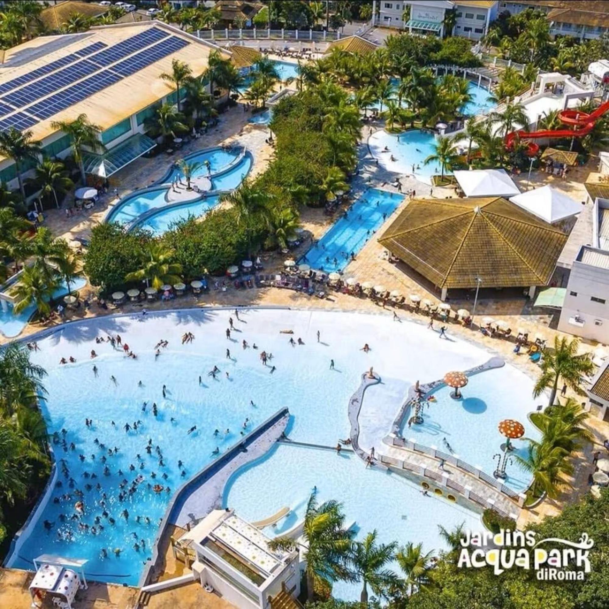 Lacqua diroma com fogão, geladeira, micro-ondas, Park aquático 24h, acomoda até 5 pessoas Caldas Novas Esterno foto