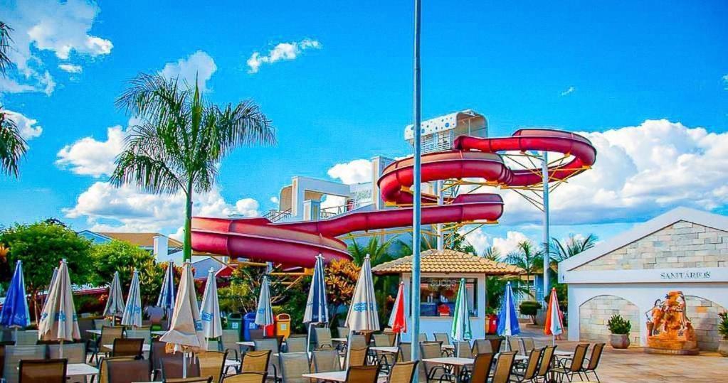 Lacqua diroma com fogão, geladeira, micro-ondas, Park aquático 24h, acomoda até 5 pessoas Caldas Novas Esterno foto