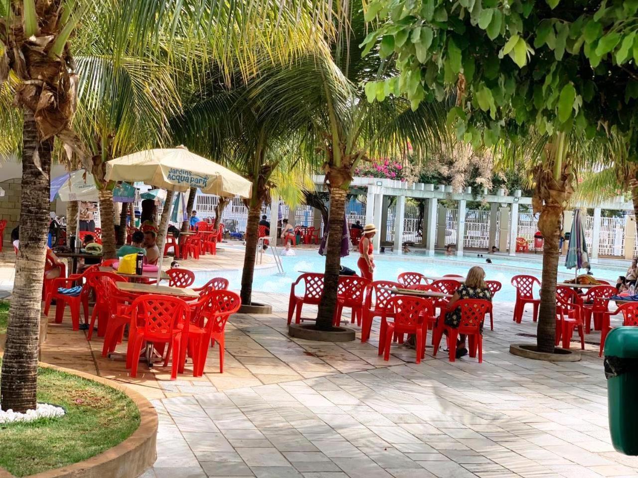 Lacqua diroma com fogão, geladeira, micro-ondas, Park aquático 24h, acomoda até 5 pessoas Caldas Novas Esterno foto