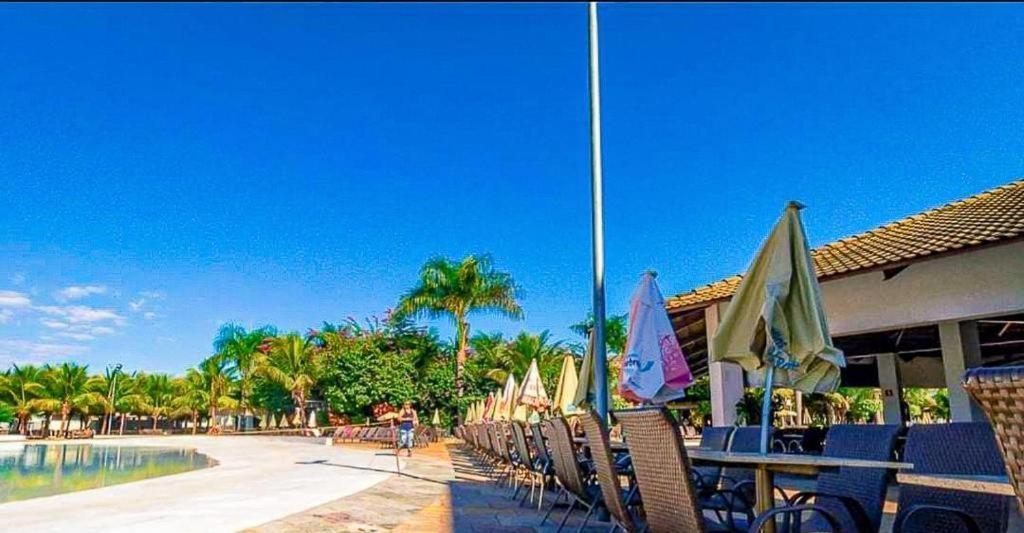Lacqua diroma com fogão, geladeira, micro-ondas, Park aquático 24h, acomoda até 5 pessoas Caldas Novas Esterno foto